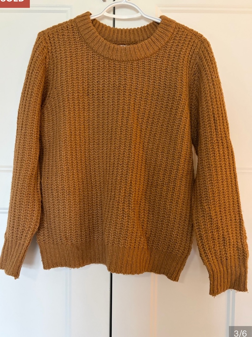 Saint Tropez Women's Crewneck Sweater in Camel EUC